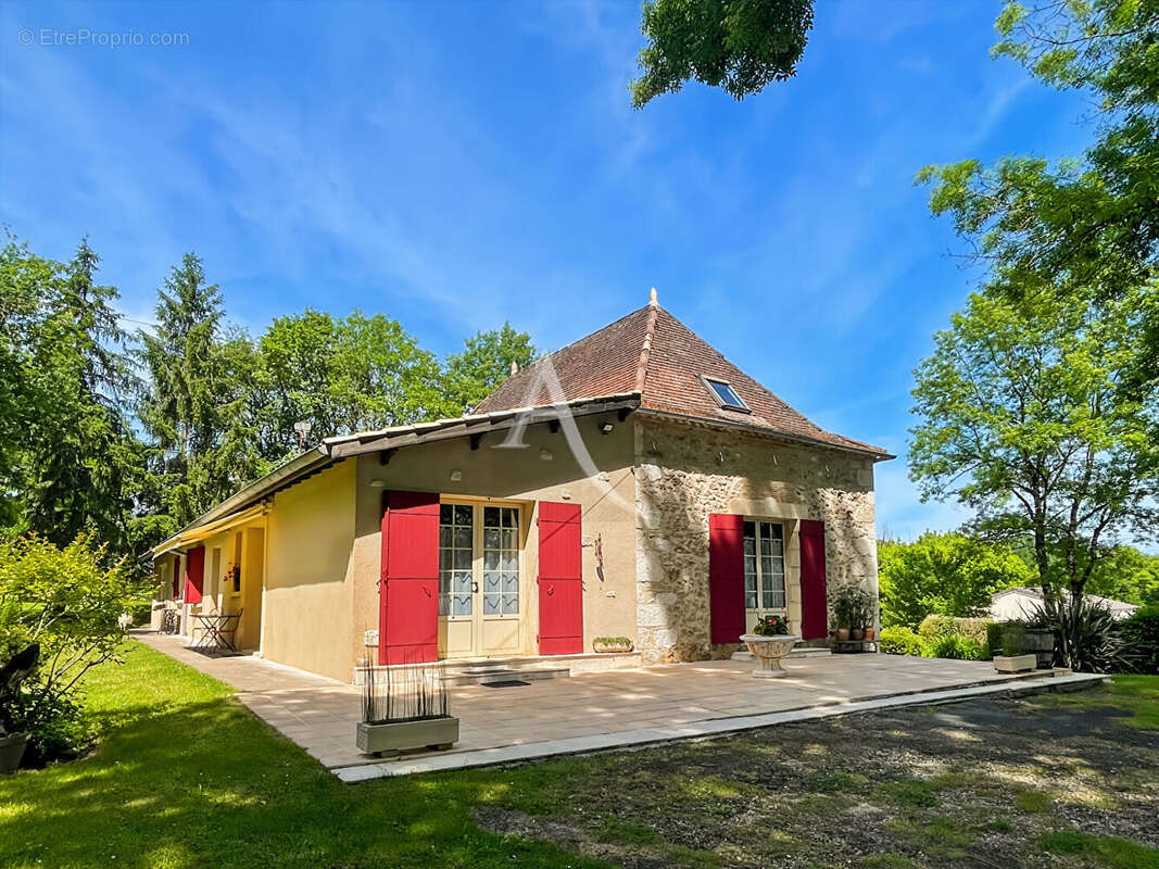 Charmante maison périgourdine avec dépendance, proche de Villeréal - photo 17