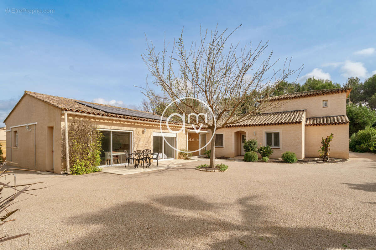 Maison à LA CRAU