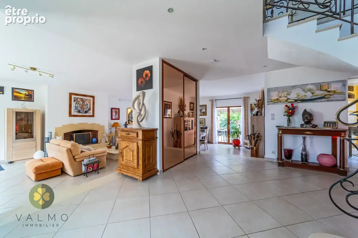 Maison 260 m2 avec piscine couverte - photo 8