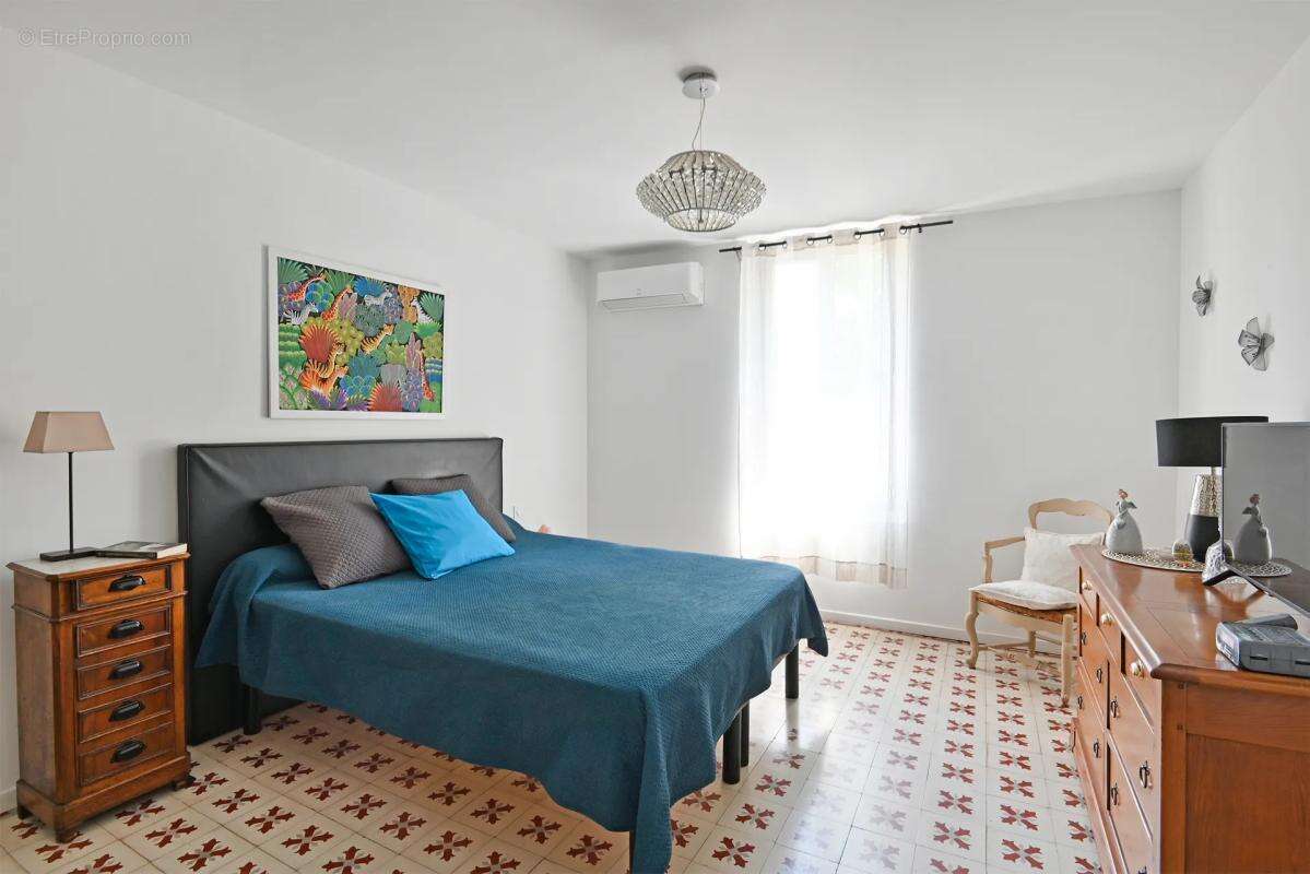 Maison de 5 pièces de 162 m² à Avignon - photo 8