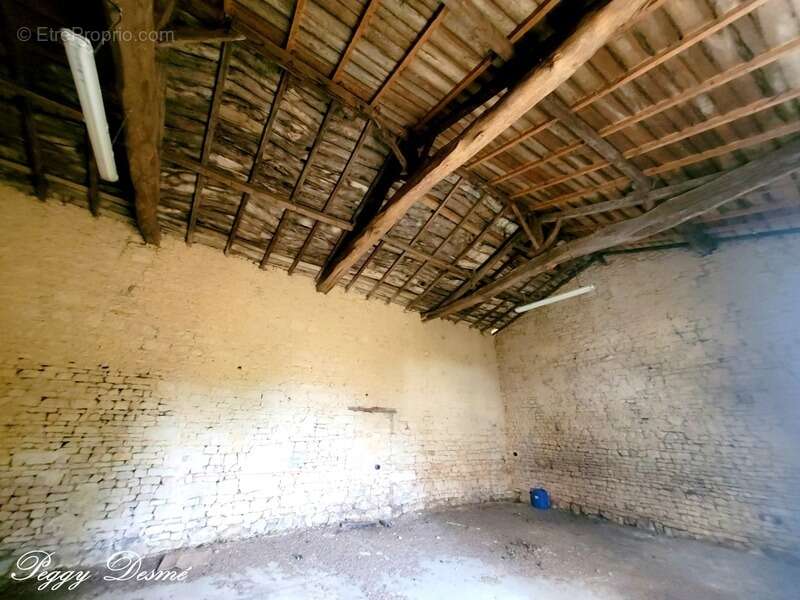 Maison à SAINT-JEAN-D&#039;ANGELY