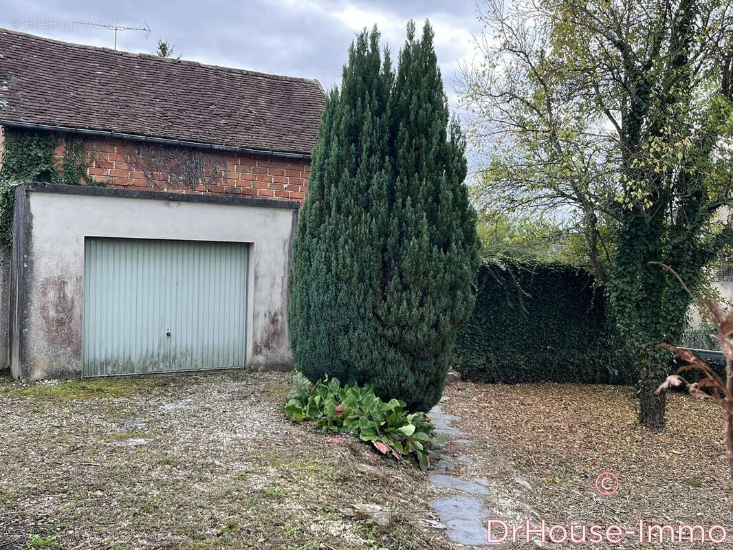 Maison à AIX-EN-OTHE