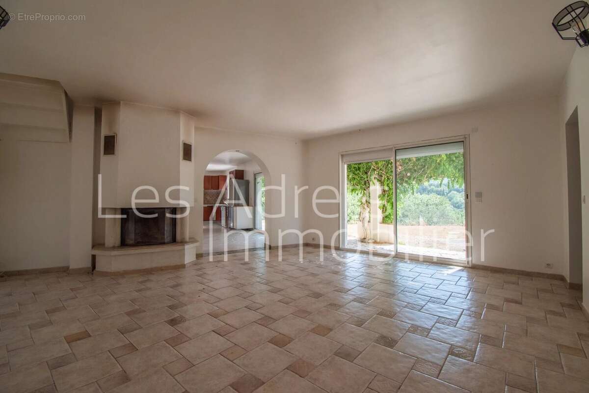 Propriété avec terrain plat et vue Estérel - photo 14