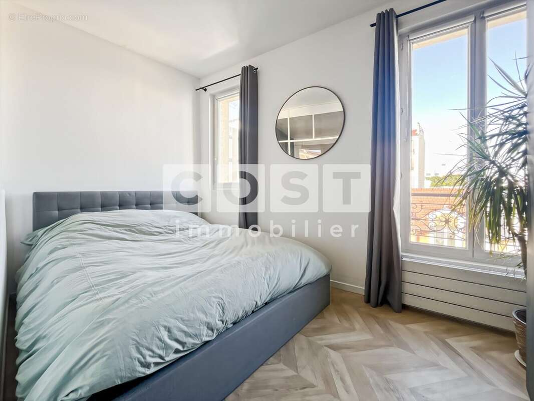 Appartement à COURBEVOIE