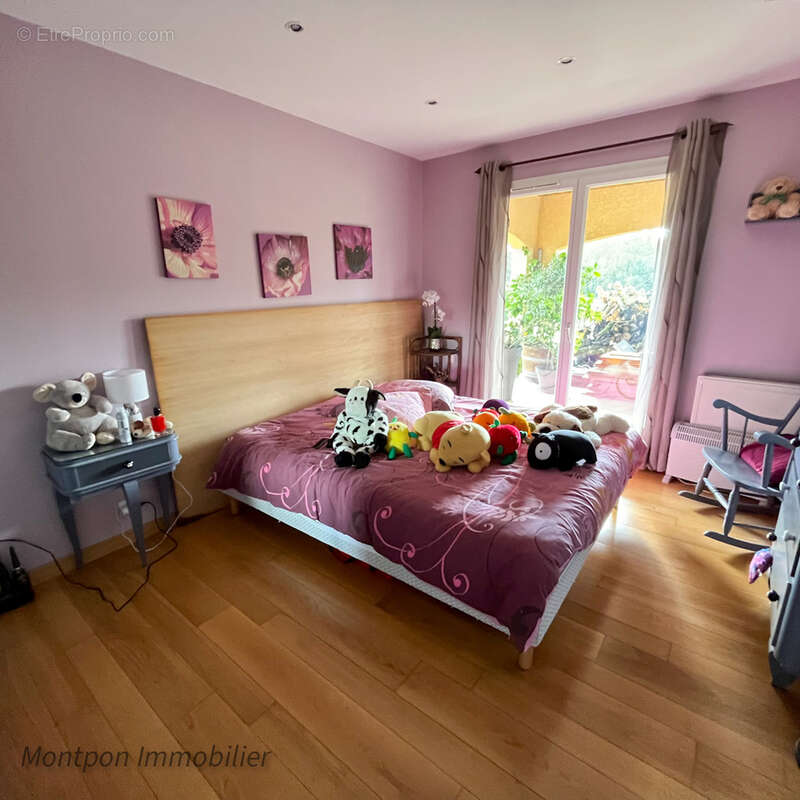 Maison à SAINT-GERAUD-DE-CORPS