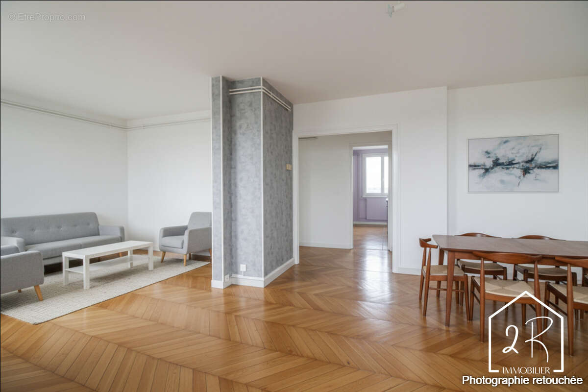 Appartement à MEYZIEU