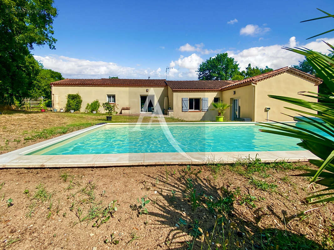 Maison à MONTAIGU-DE-QUERCY