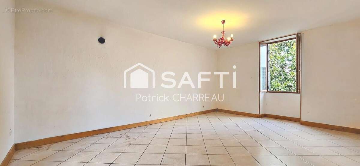 Maison 136 m² à Terrasson-Lavilledieu  - photo 2