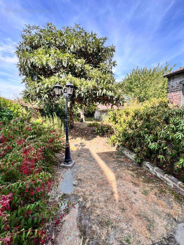 78200 MANTES LA JOLIE, Maison 7 pièce(s) 130 m2, 4 chambres, jardin clos de murs, sous-sol total - photo 15