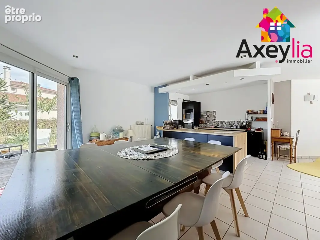 A vendre - chazelle sur lyon -  maison de plain-pied avec garage et terrain - photo 9