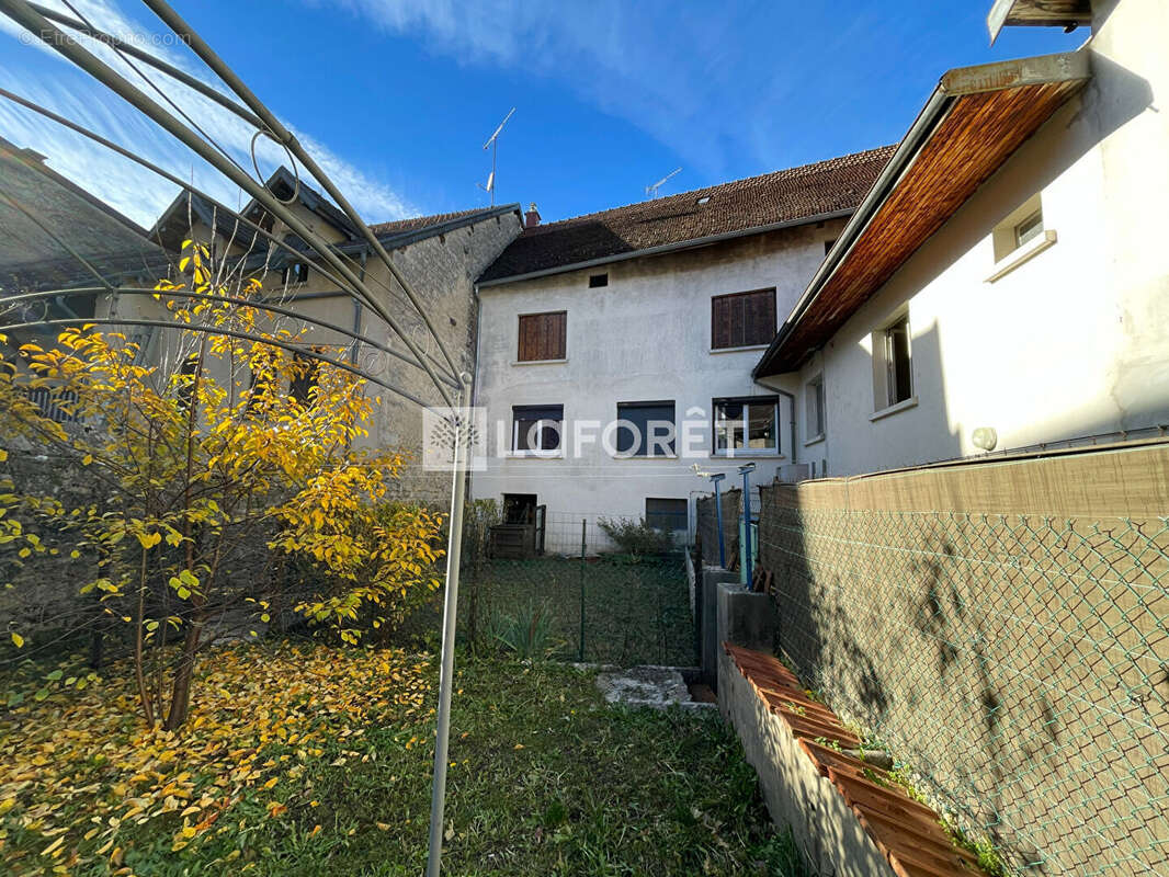 Maison à CLAIRVAUX-LES-LACS