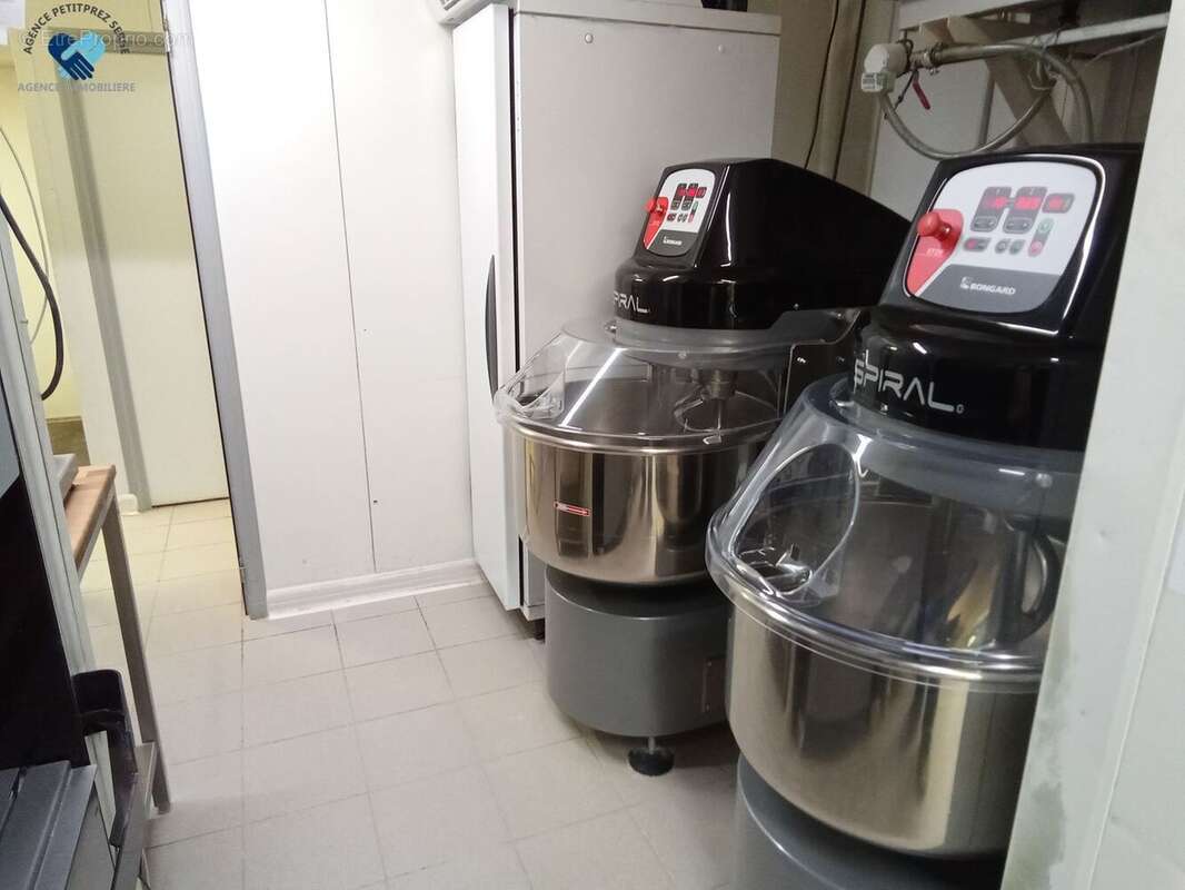 Commerce 264 m² à Lorp-Sentaraille  - photo 6