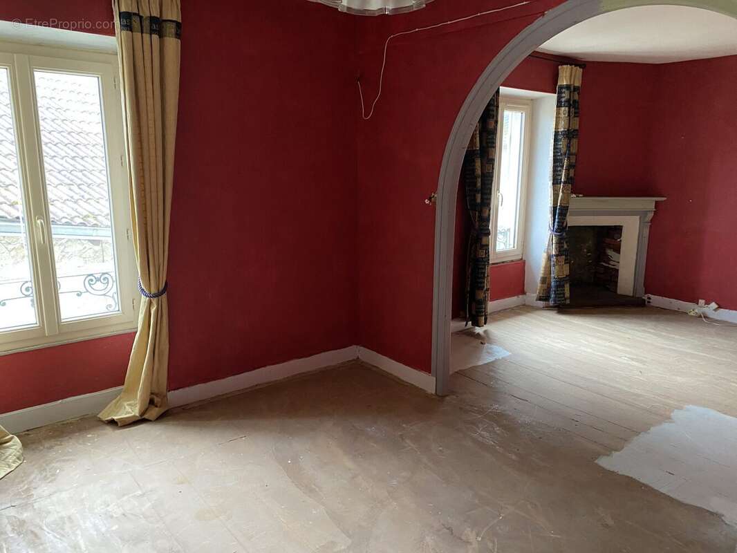 Maison 88 m² à Eymoutiers  - photo 6