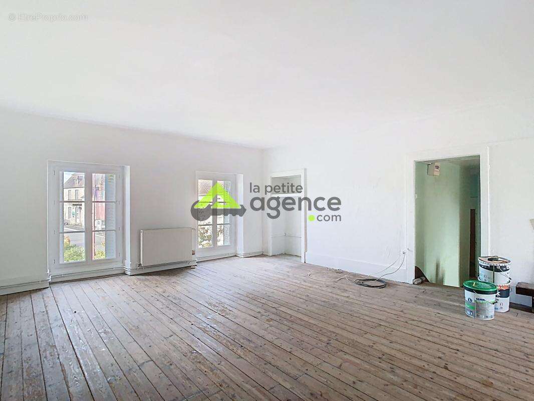 Maison à CHENERAILLES