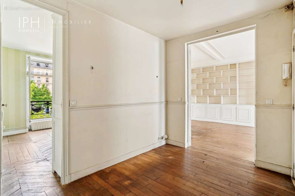 Appartement à NEUILLY-SUR-SEINE