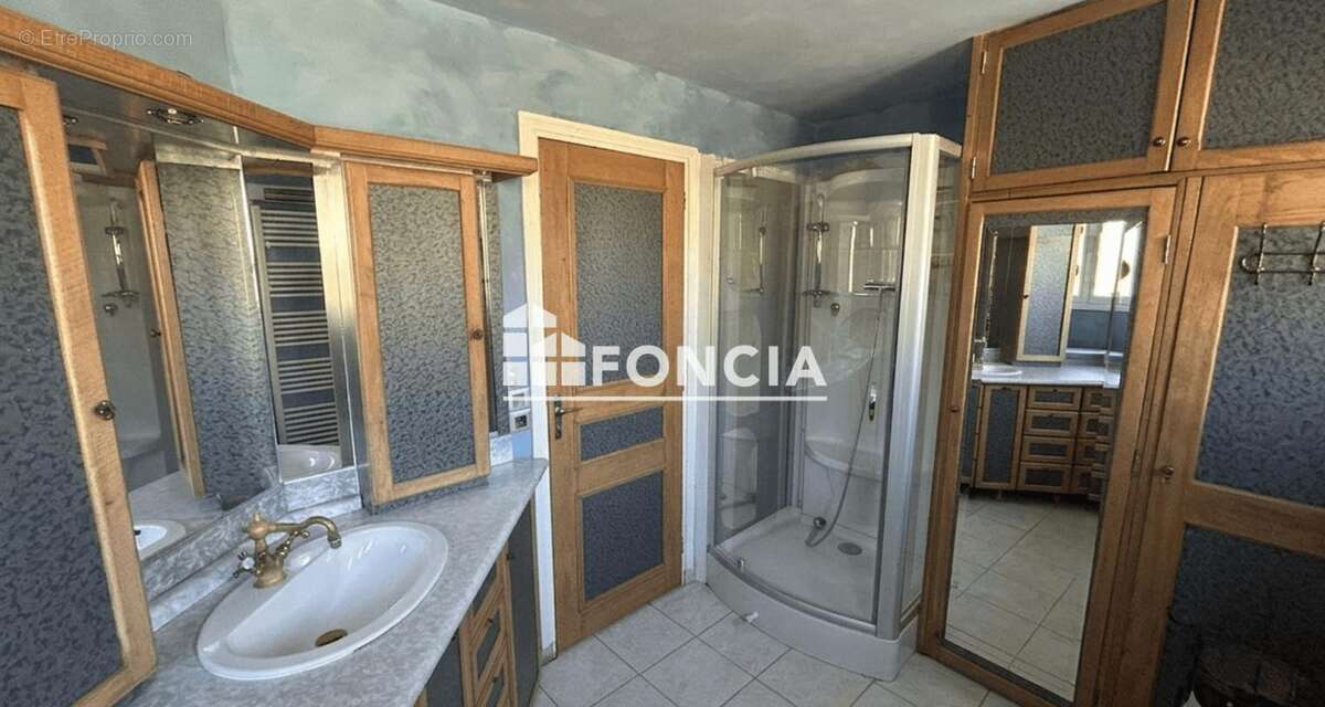 À vendre – Maison familiale avec dépendances et grand terrain à l'entrée du Mans – Changé - photo 6