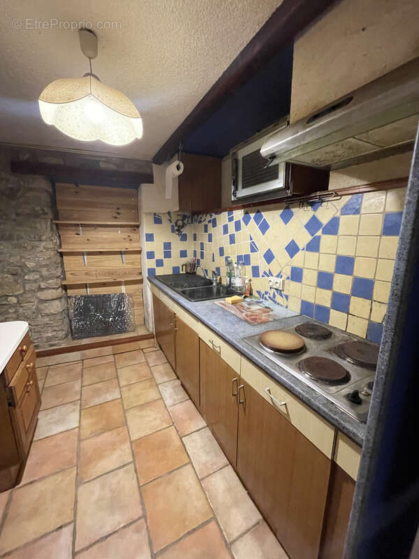 Dans un village de caractère au pied de la Montagne noire  -  Maison de village avec terrassse, jardinet, atel - photo 12