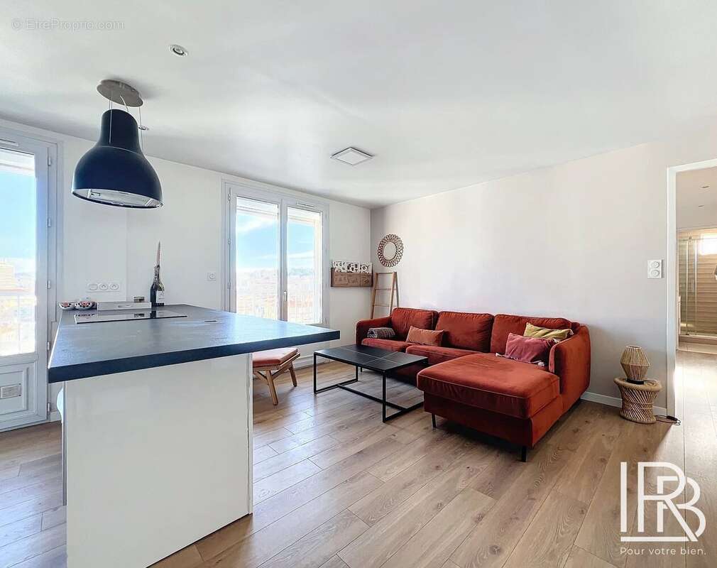 Appartement à MARSEILLE-7E