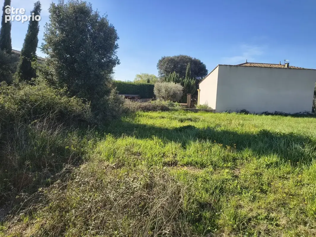 Terrain à bâtir de 700 m² à CASTILLON-DU-GARD (30) - photo 2