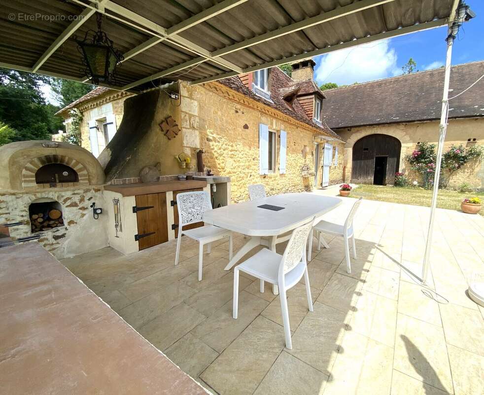 Maison à SAINT-CHAMASSY