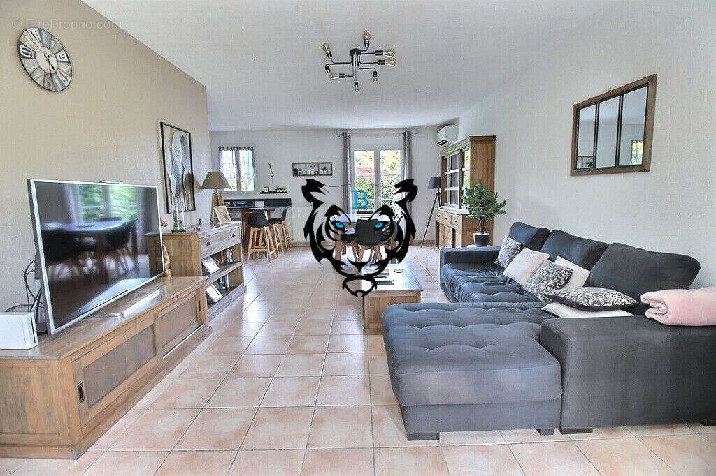 Maison à ROQUEBRUNE-SUR-ARGENS