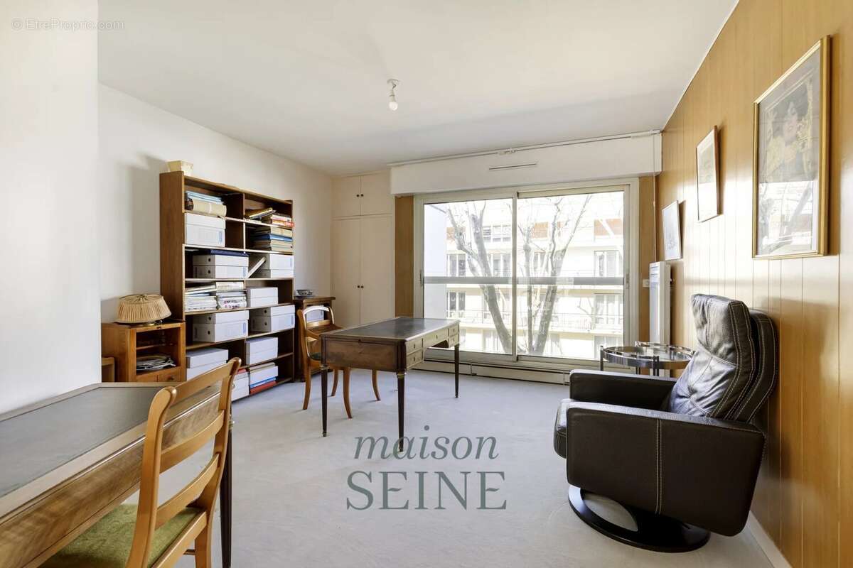 Appartement à NEUILLY-SUR-SEINE