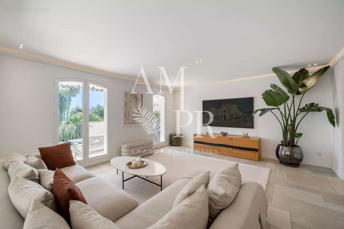 Cannes Californie – Élégance Contemporaine et Vue Mer d’Exception dans un Domaine Privé - photo 6