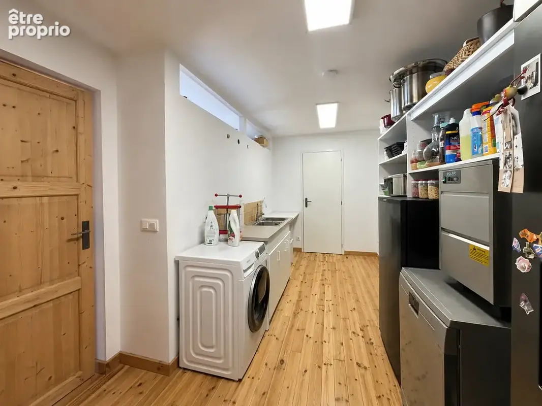'Une propriété d'exception où le bois, la lumière et les volumes ne font qu'un' - photo 6