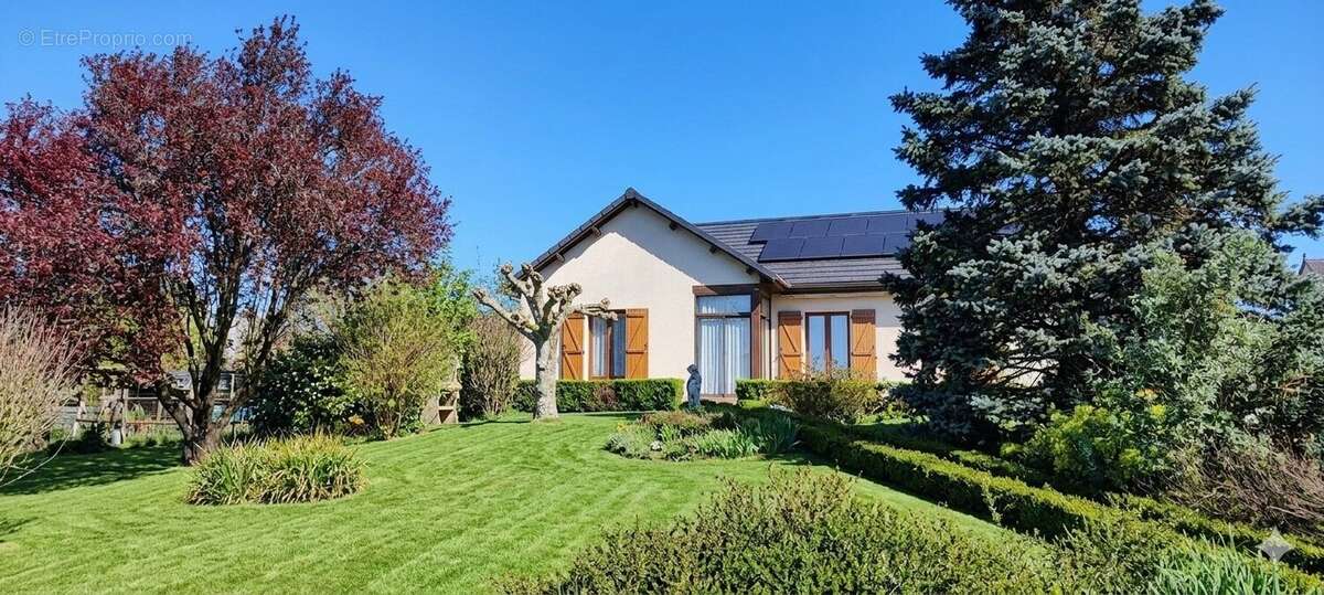 Maison à MONTBAZENS