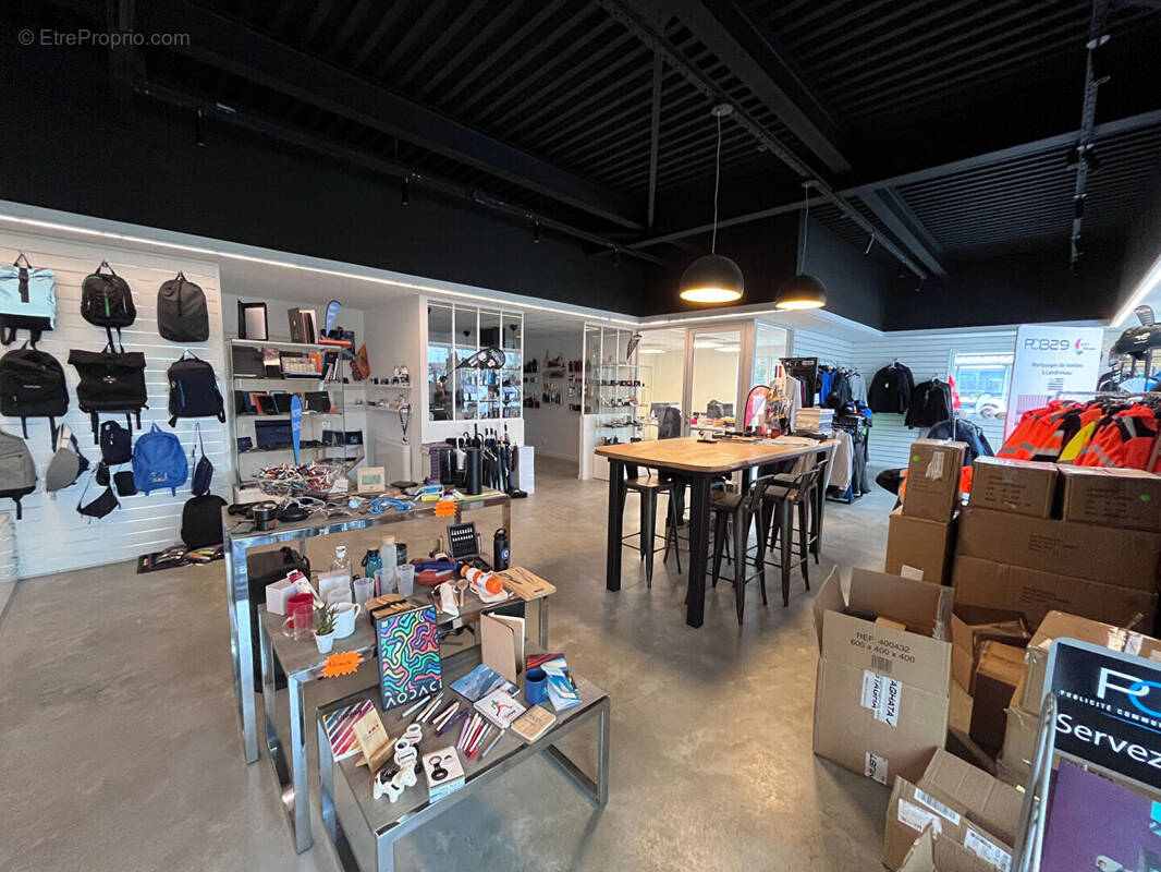 Commerce à GUIPAVAS