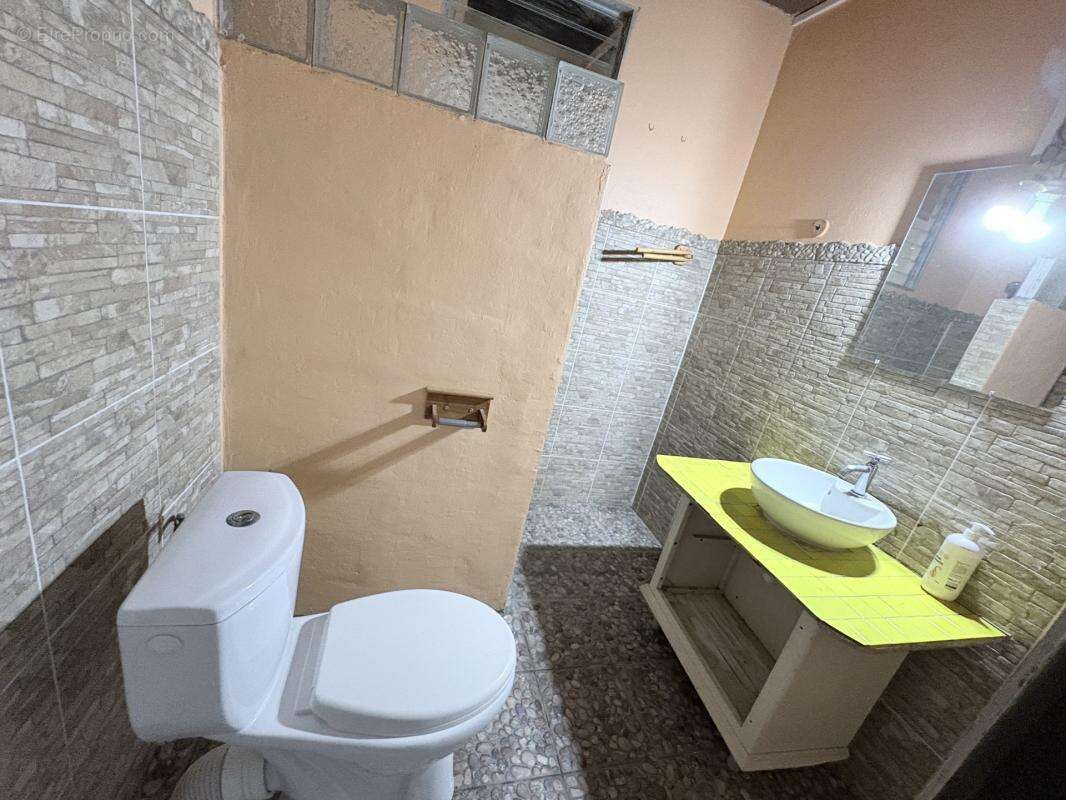 A VENDRE : VILLA F9 à Trois Rivière (97114) - photo 11