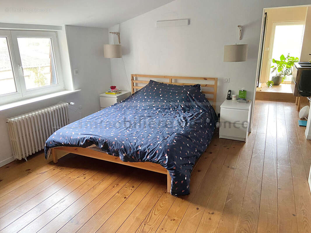Maison 240 m² centre bourg - photo 10