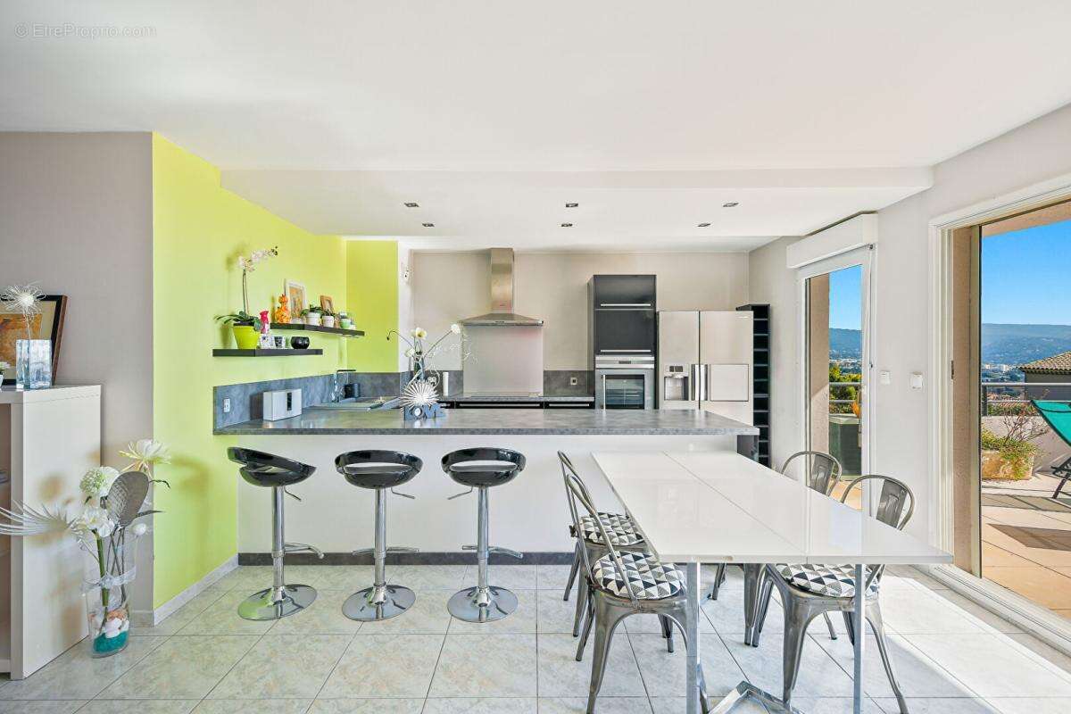 Appartement La Ciotat 4 pièce(s) 75.73 m2 vue mer avec garage et place de parking - photo 5