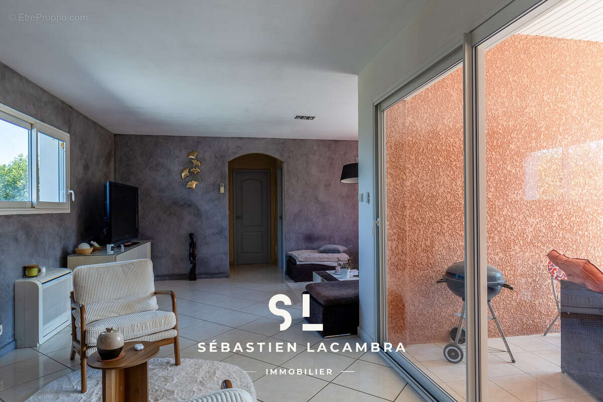 Maison de plain-pied avec piscine, 4 chambres et 3 008 m2 de terrain - photo 14