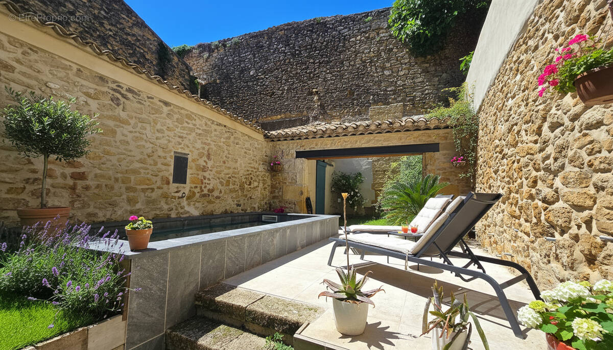 Maison à GRANS