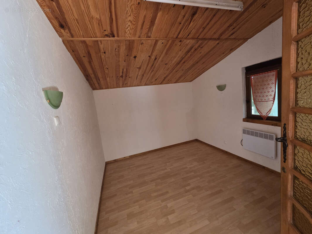 Maison à LA MOTTE-CHALANCON