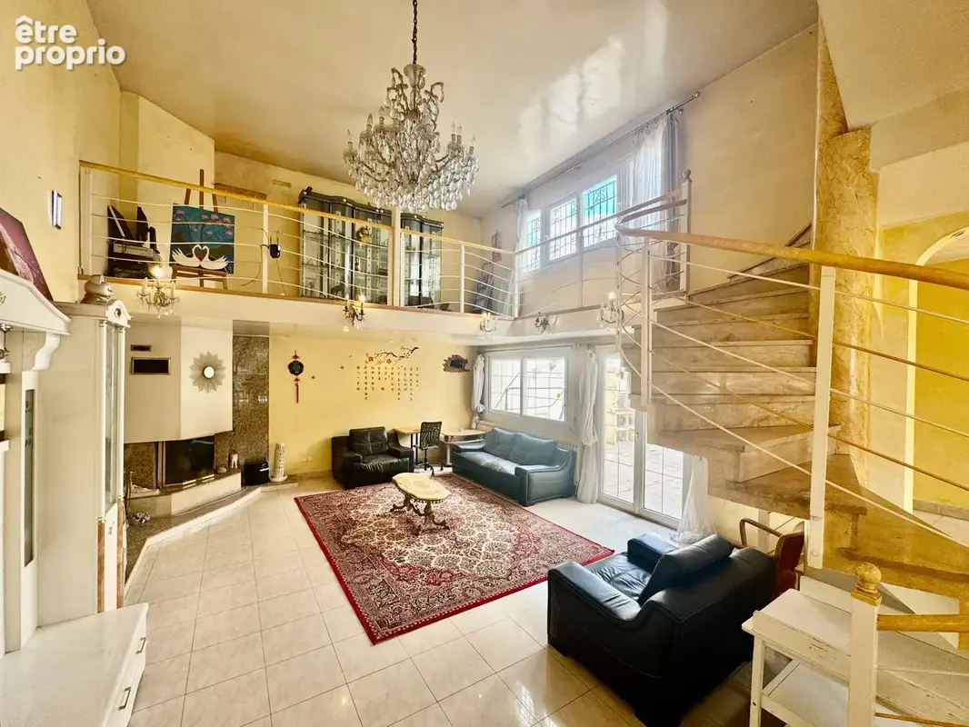VILLAGE PARISIEN : superbe maison de standing ! - photo 2