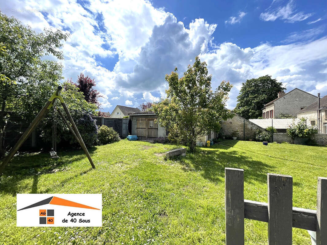 Maison 132 m2 (145 m2 au sol) avec jardin au centre du village de Bouafle - photo 2