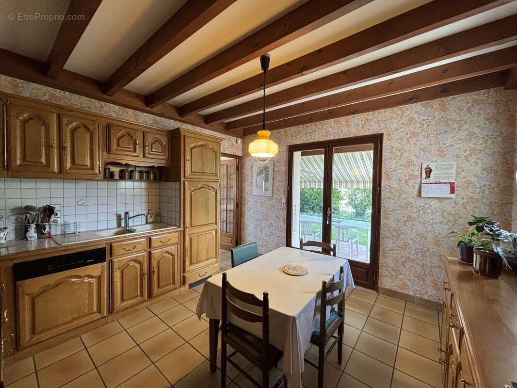 Maison 161 m² à Genissieux  - photo 6