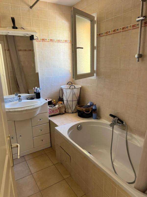 Maison à ROQUEBRUNE-SUR-ARGENS