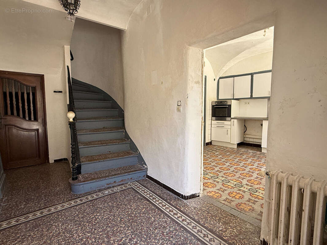 Maison de village 7 pièces à rénover avec grande cour - photo 4