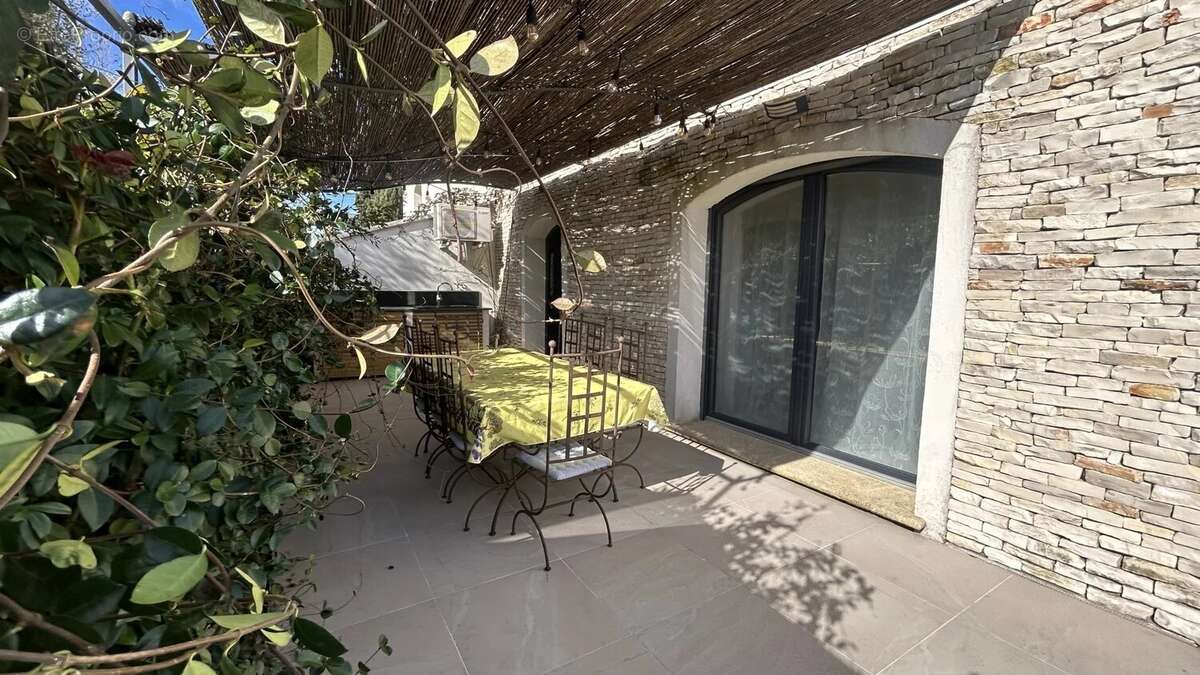 Maison à VERNEGUES