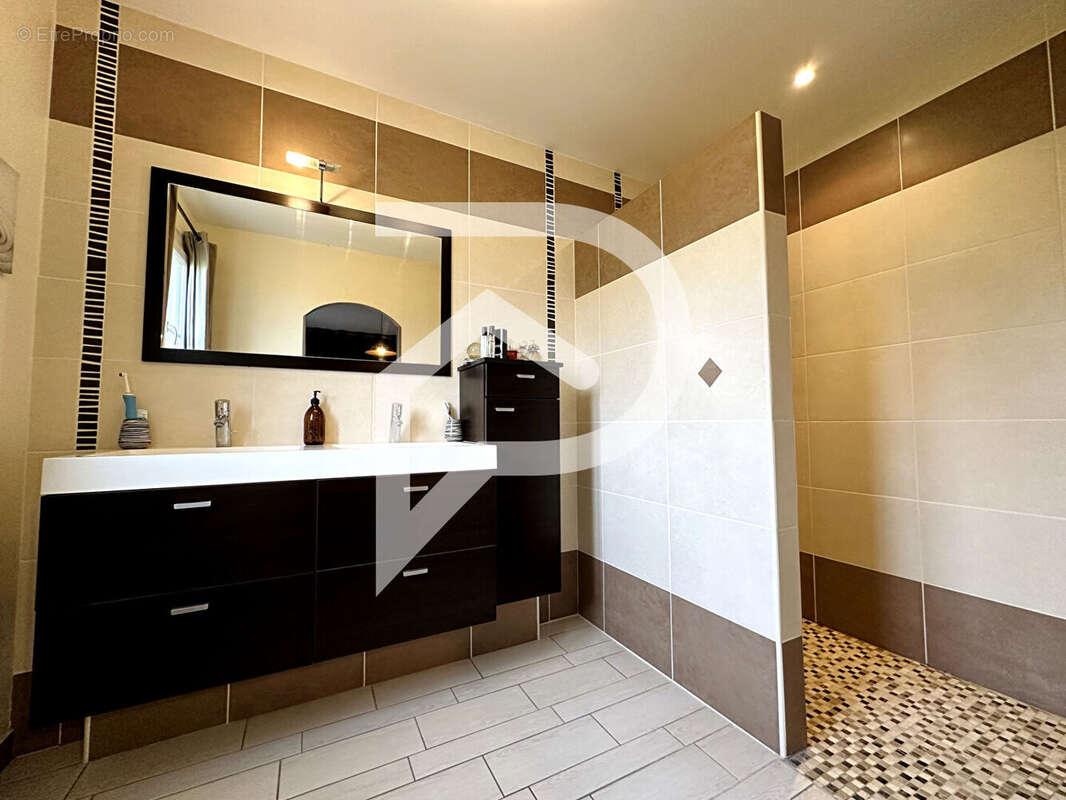 Maison à LE PLESSIS-HEBERT