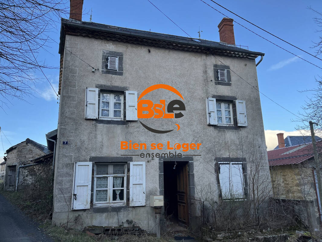 Maison à VEDRINES-SAINT-LOUP