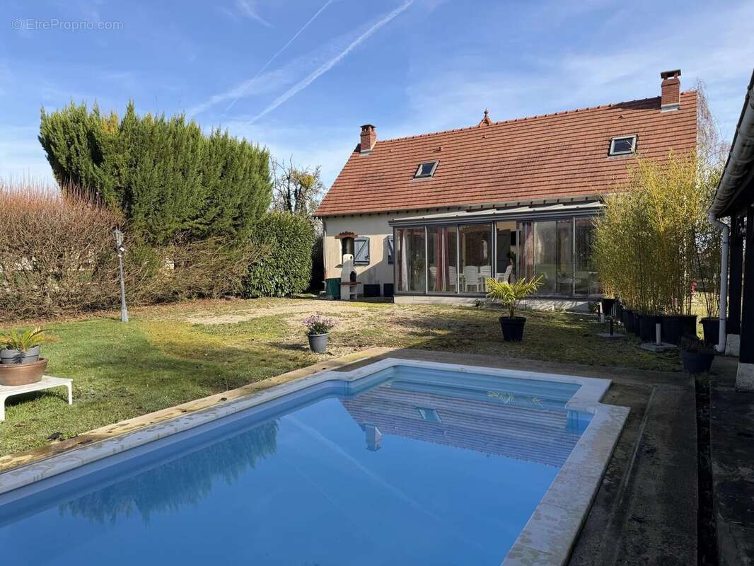 Maison à CHARBUY