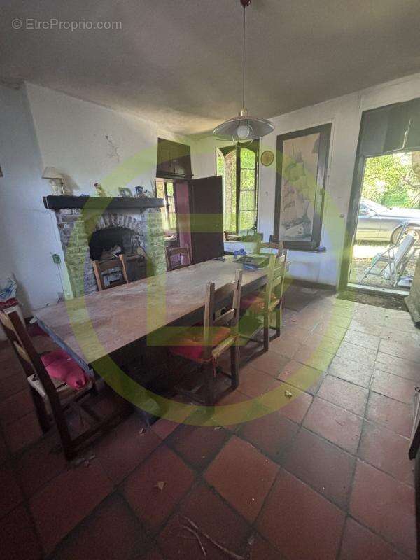 Maison à LAVAVEIX-LES-MINES