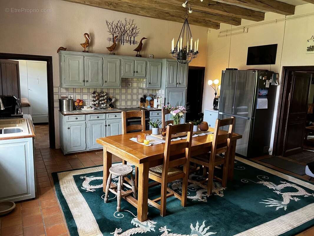 Ferme et domaine équestre avec 4 maisons et plus de 24 ha de terres et de pâturages - photo 3