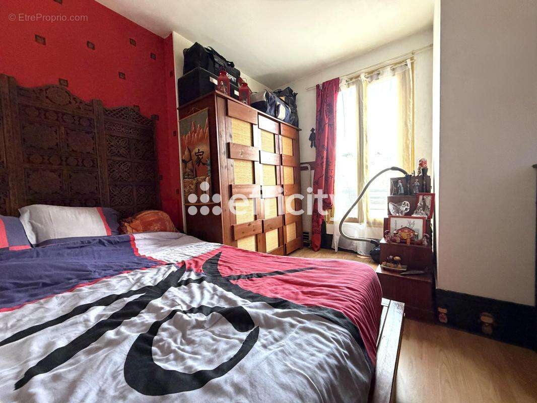 Appartement à LES LILAS