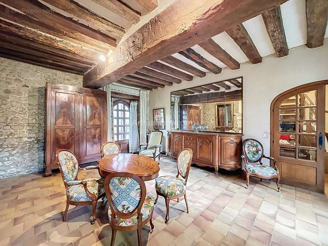 Maison à MONDEVILLE