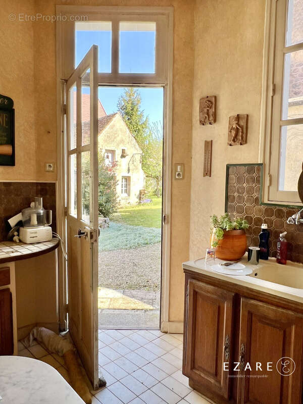 Maison 266 m² à Saulieu  - photo 6